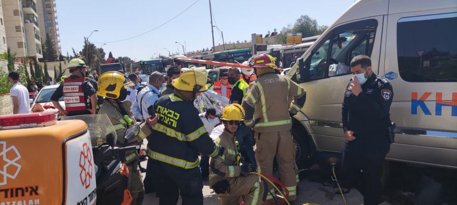 تخليص عالقة جرّاء حادث طرق في القدس